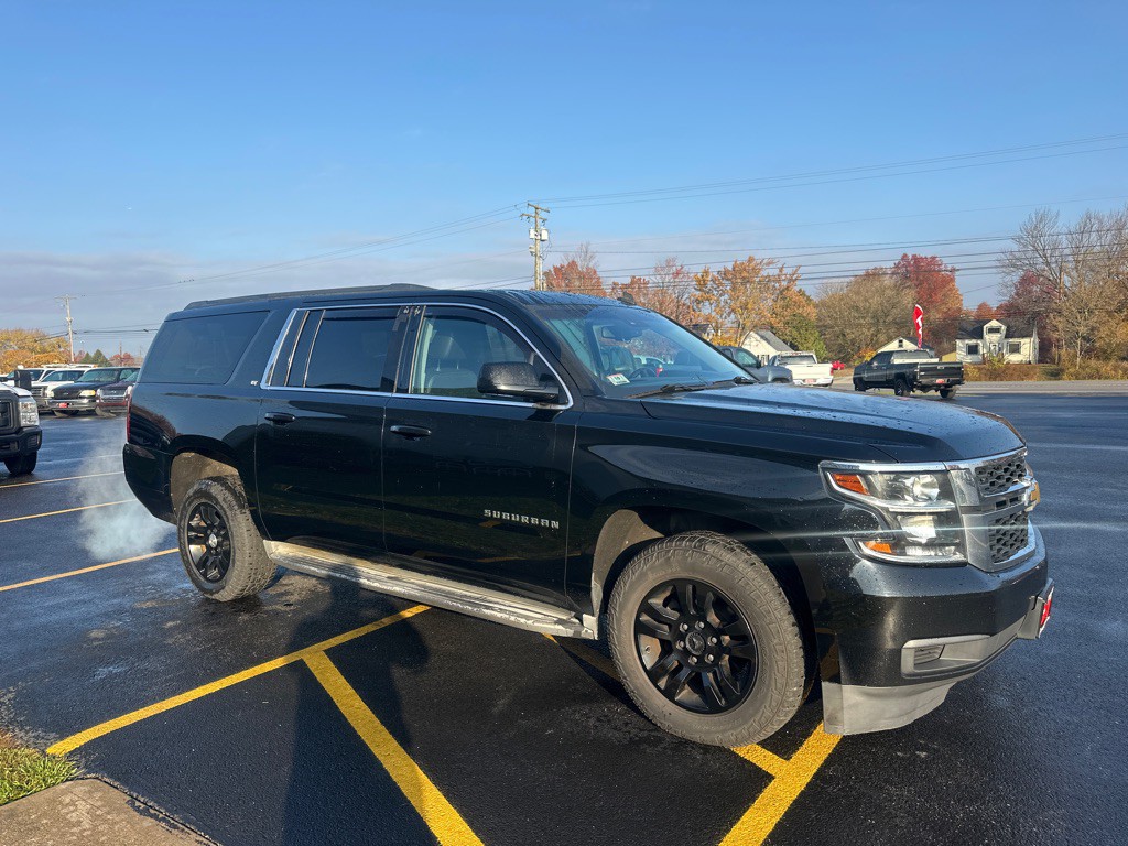 2015 Chevrolet Suburban Image 4