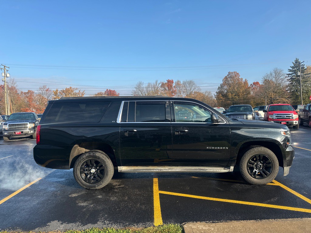 2015 Chevrolet Suburban Image 5