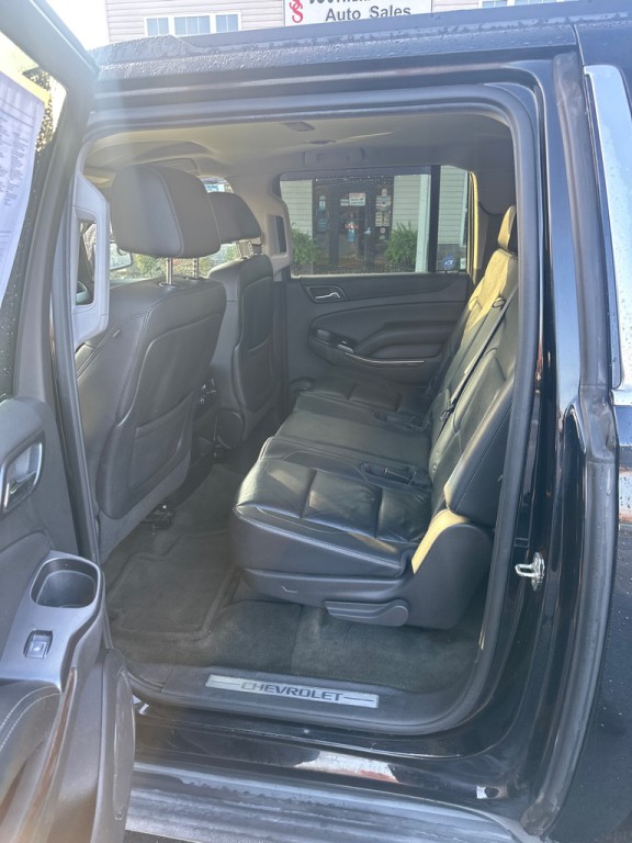 2015 Chevrolet Suburban Image 11
