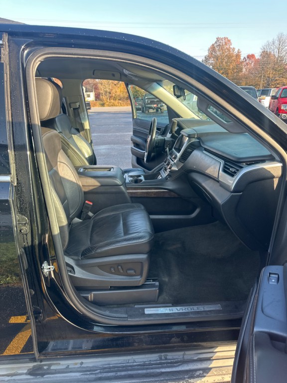 2015 Chevrolet Suburban Image 12
