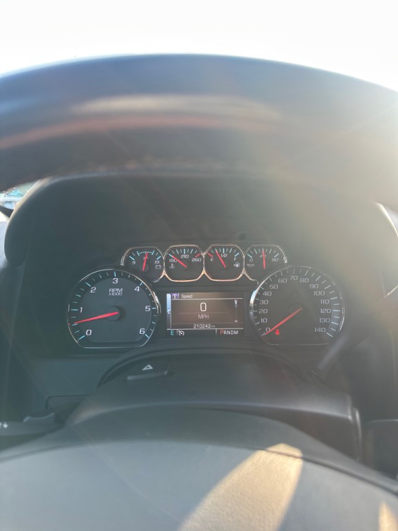 2015 Chevrolet Suburban Image 15