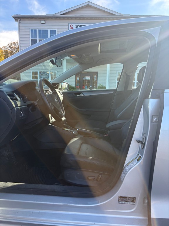 2014 Volkswagen Jetta Image 9