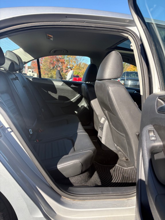 2014 Volkswagen Jetta Image 12