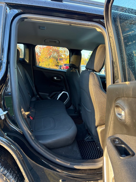 2019 Jeep Renegade Image 12