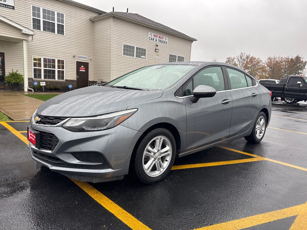 2018 Chevrolet Cruze Image 2