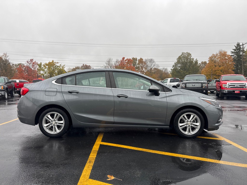 2018 Chevrolet Cruze Image 5