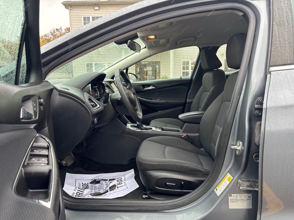 2018 Chevrolet Cruze Image 10