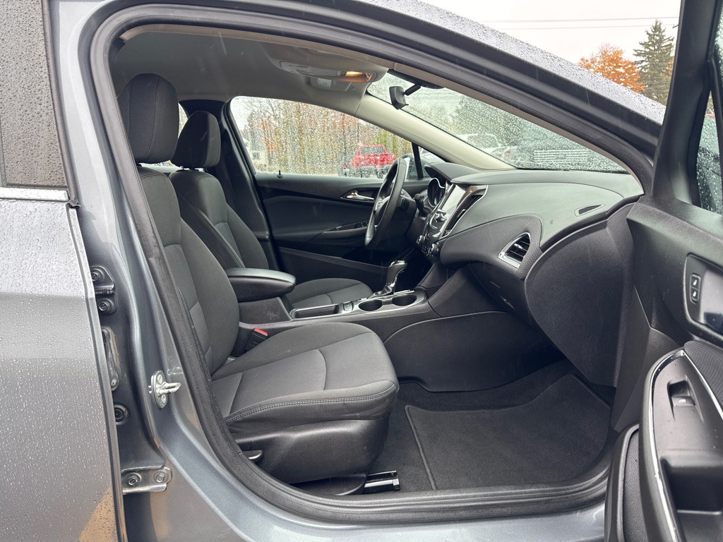 2018 Chevrolet Cruze Image 12