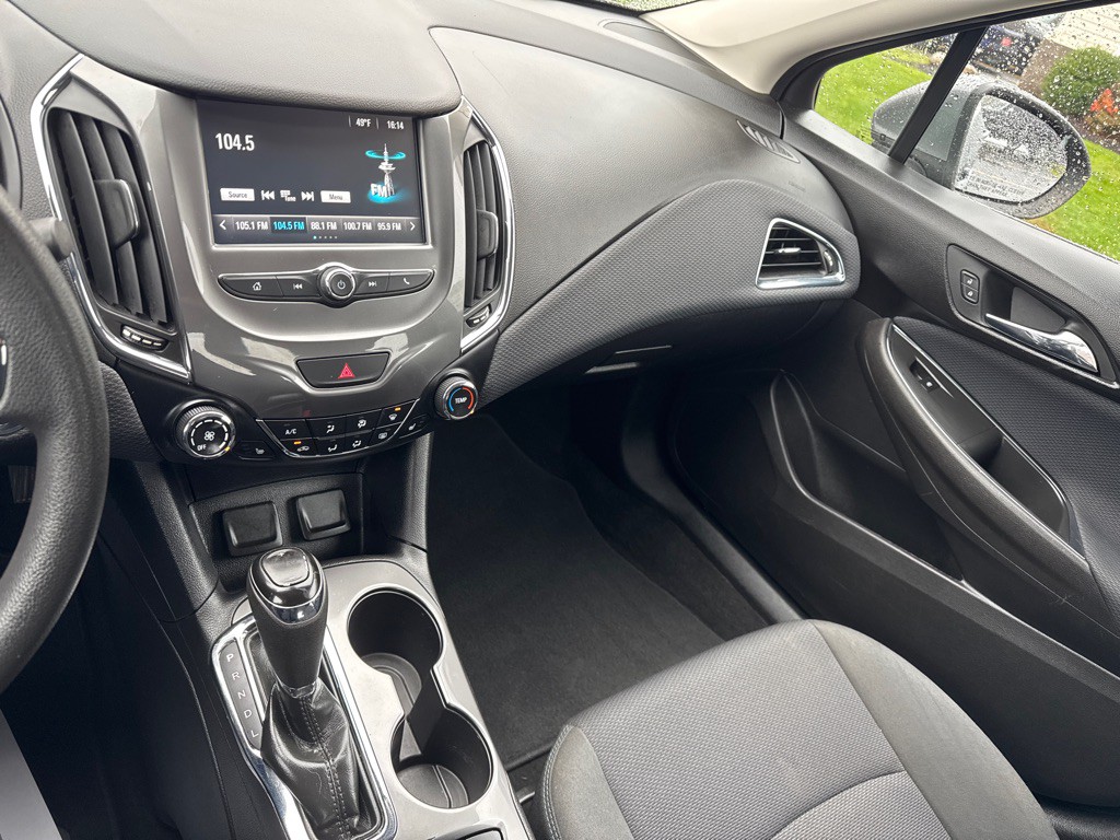 2018 Chevrolet Cruze Image 16