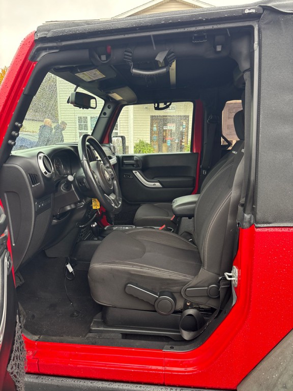 2014 Jeep Wrangler Image 9