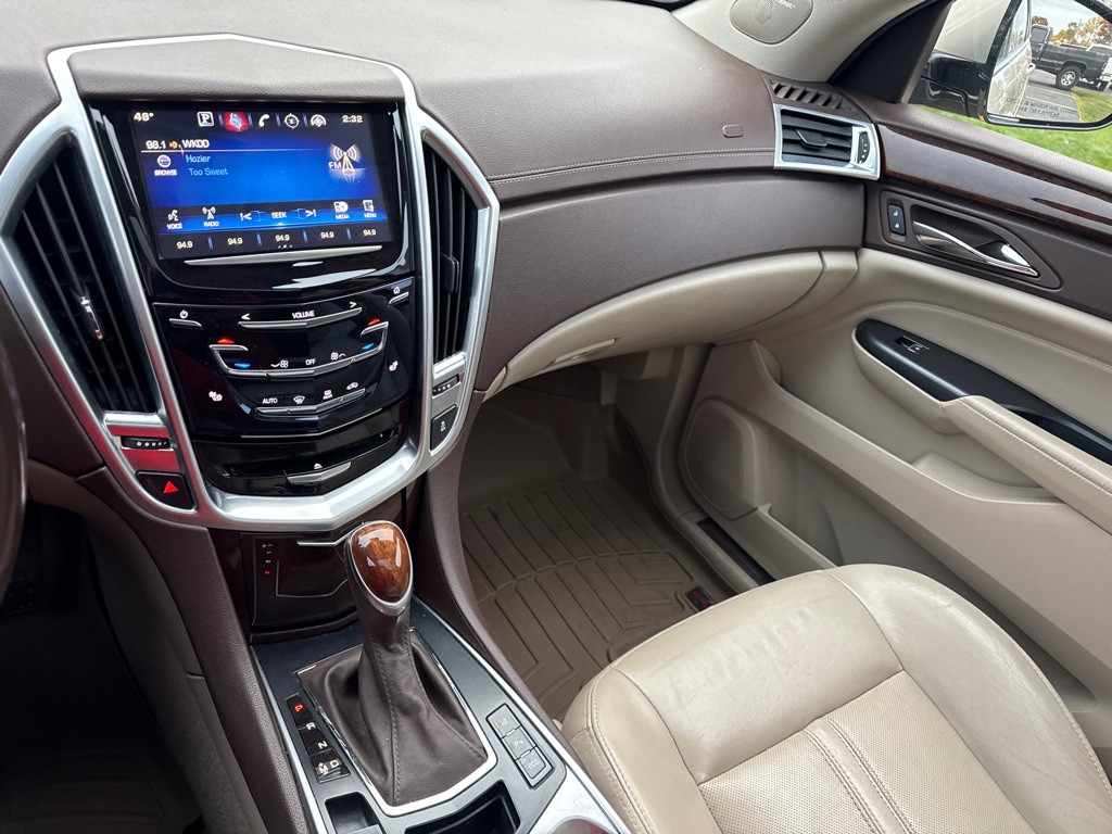 2015 Cadillac SRX Image 16