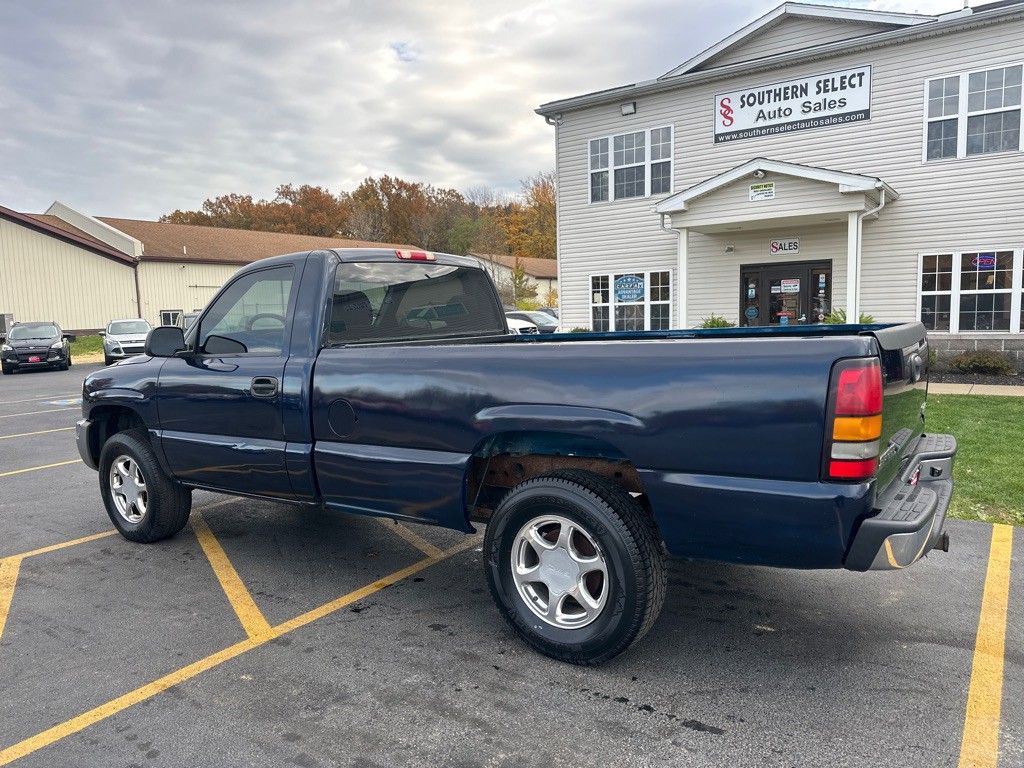 2005 GMC Sierra Image 8