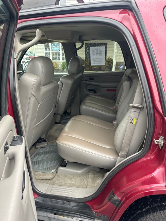 2004 Chevrolet Tahoe Image 11