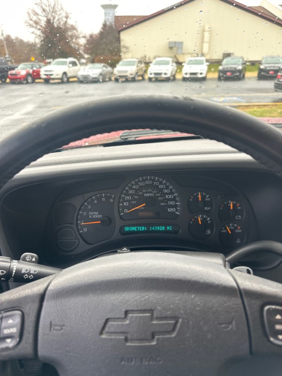 2004 Chevrolet Tahoe Image 15