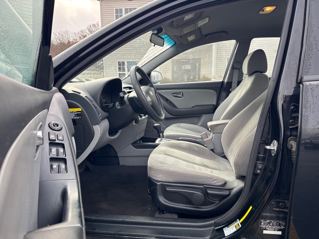 2010 Hyundai Elantra Image 9