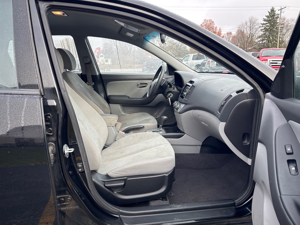 2010 Hyundai Elantra Image 11