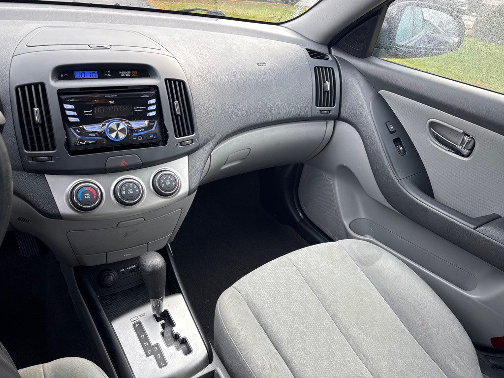 2010 Hyundai Elantra Image 14