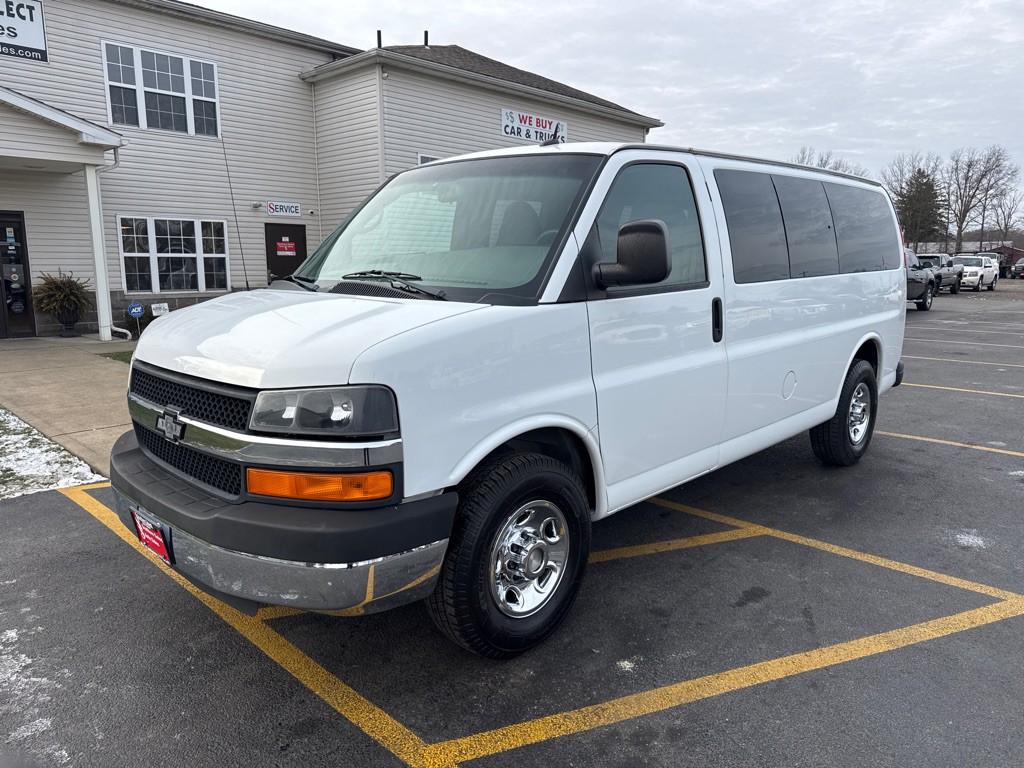 2014 Chevrolet Express Image 2