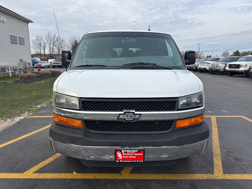 2014 Chevrolet Express Image 3