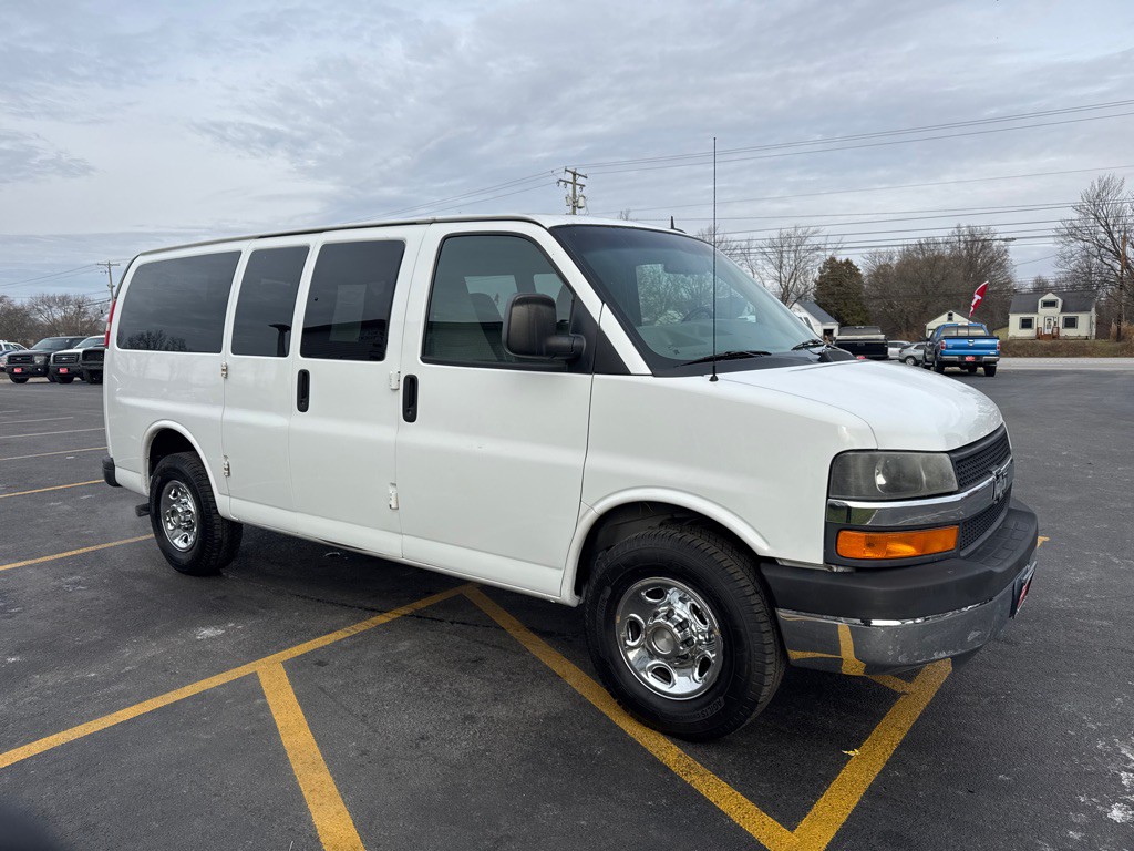 2014 Chevrolet Express Image 4