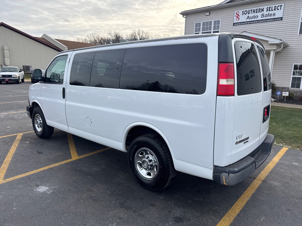 2014 Chevrolet Express Image 8