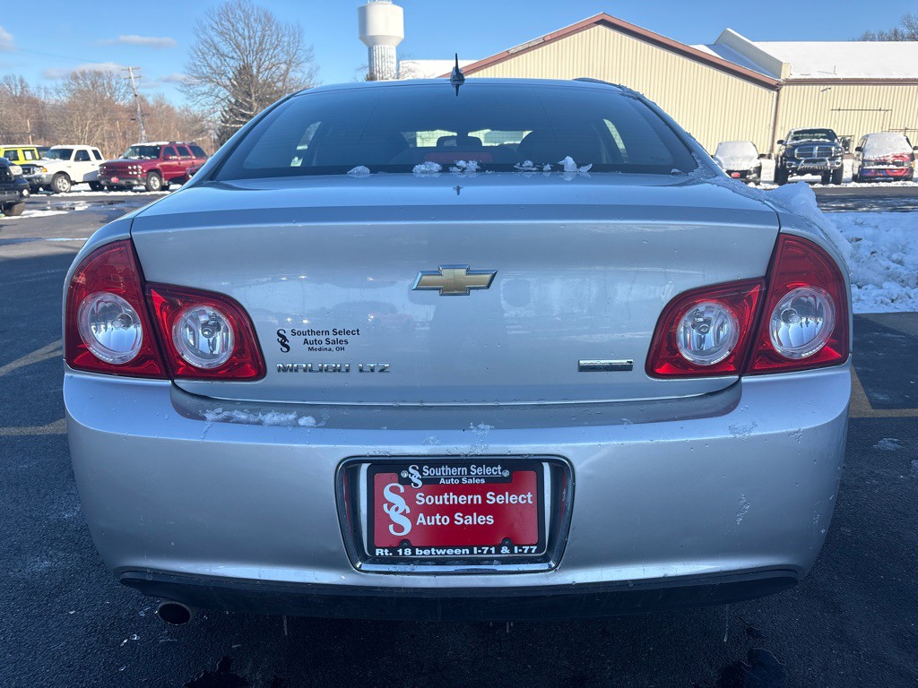 2011 Chevrolet Malibu Image 7