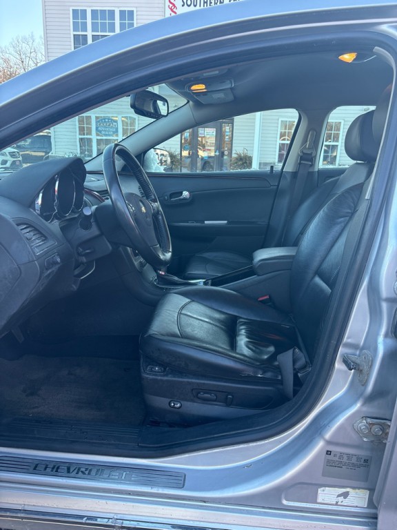 2011 Chevrolet Malibu Image 9