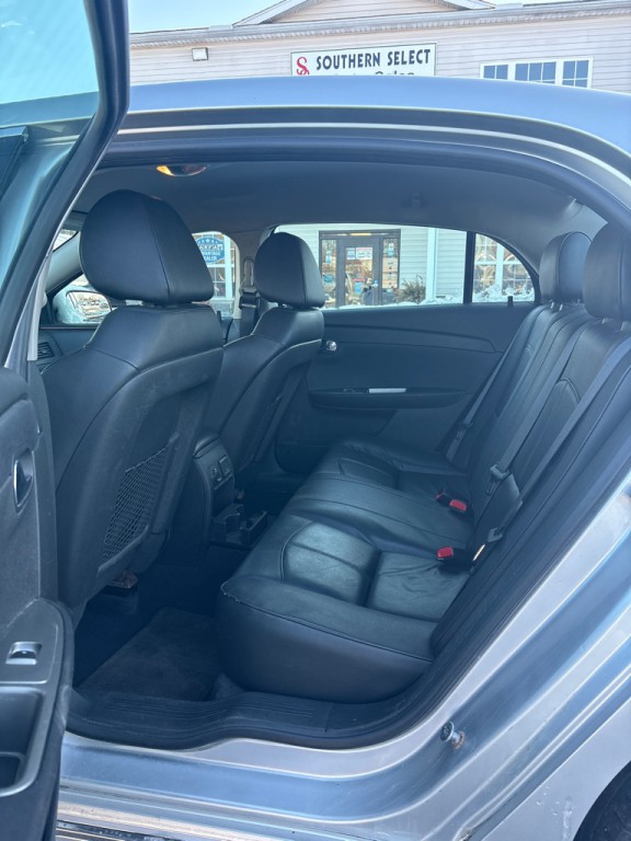 2011 Chevrolet Malibu Image 10