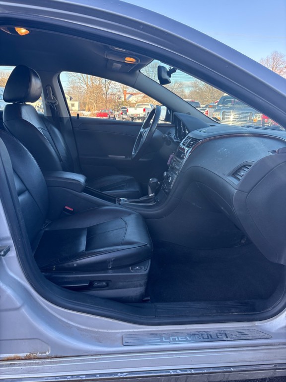 2011 Chevrolet Malibu Image 11