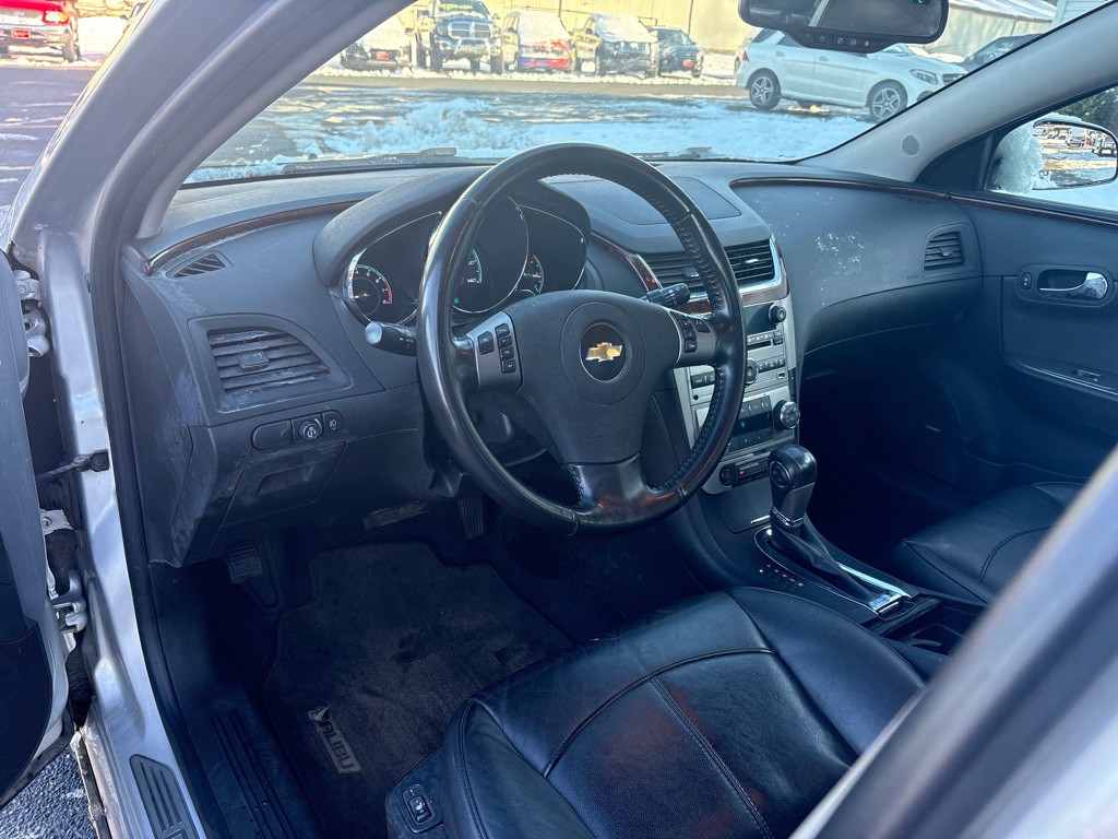 2011 Chevrolet Malibu Image 13
