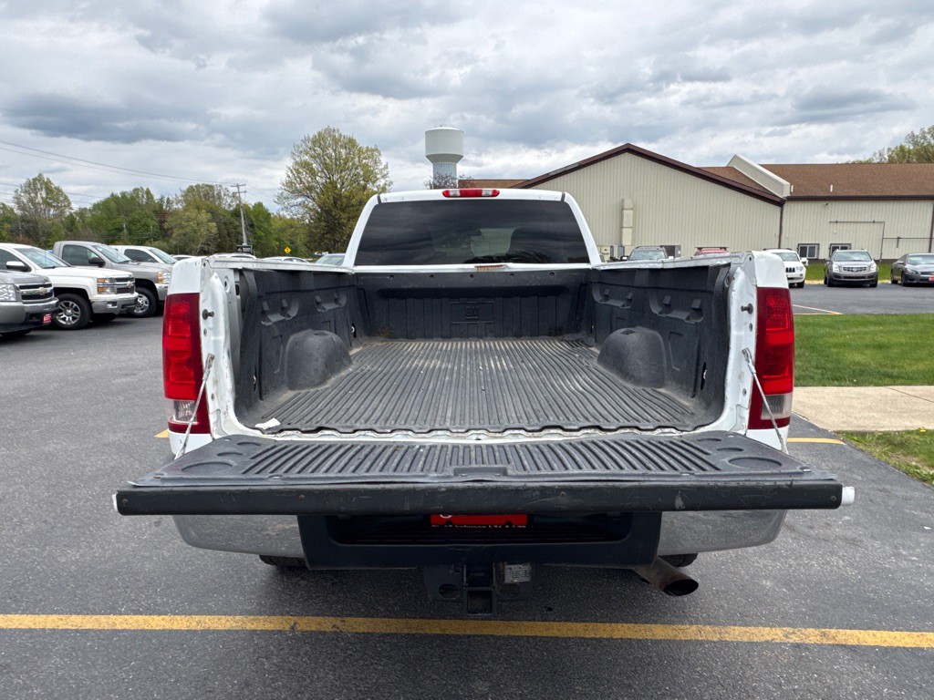 2011 GMC Sierra Image 8