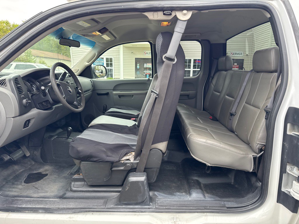 2011 GMC Sierra Image 11