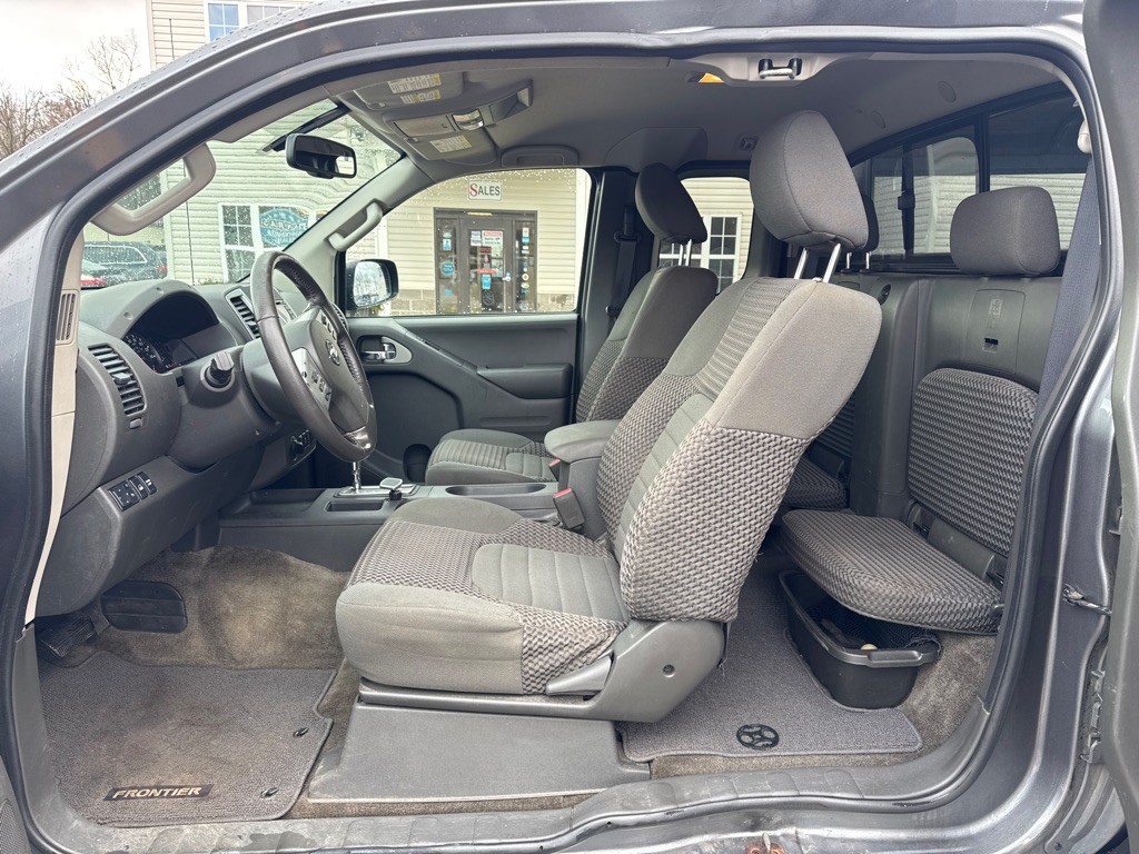 2016 Nissan Frontier Image 12