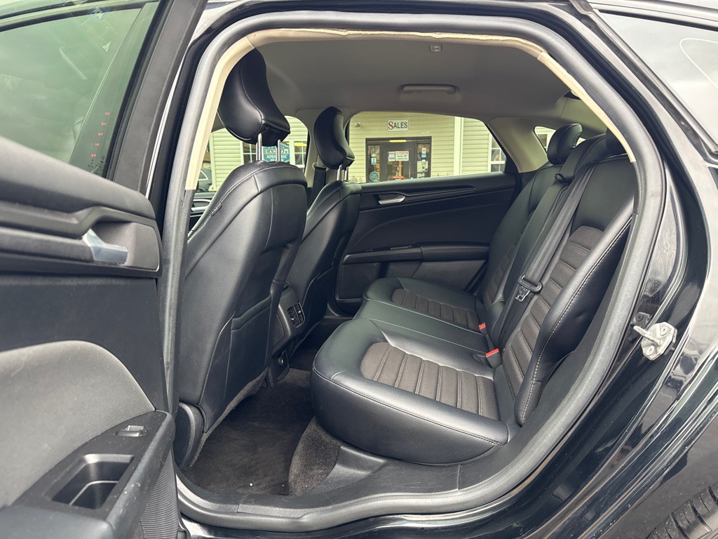 2018 Ford Fusion Image 12