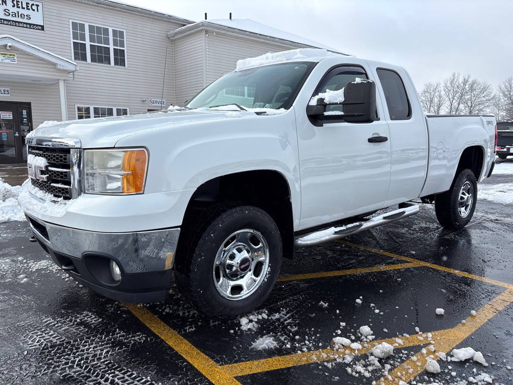 2011 GMC Sierra Image 2