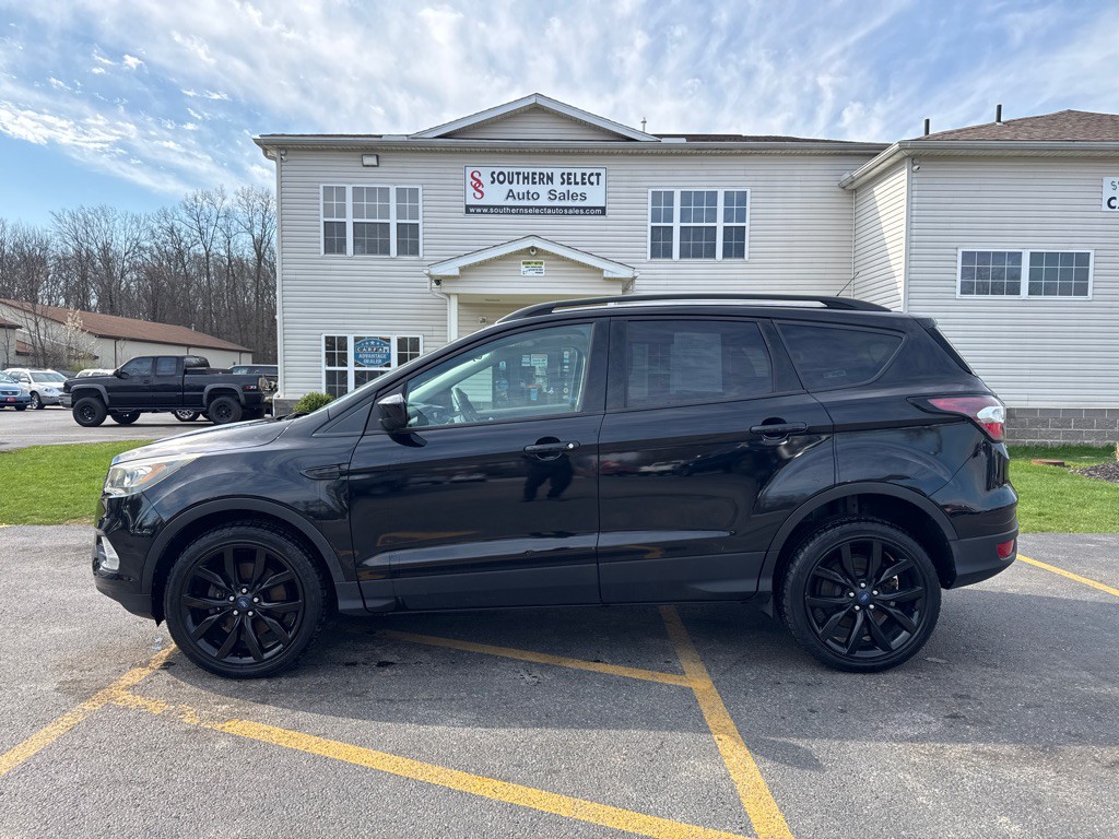 2017 Ford Escape Image 1