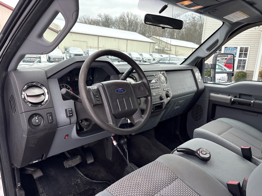 2011 Ford F-250 Image 13
