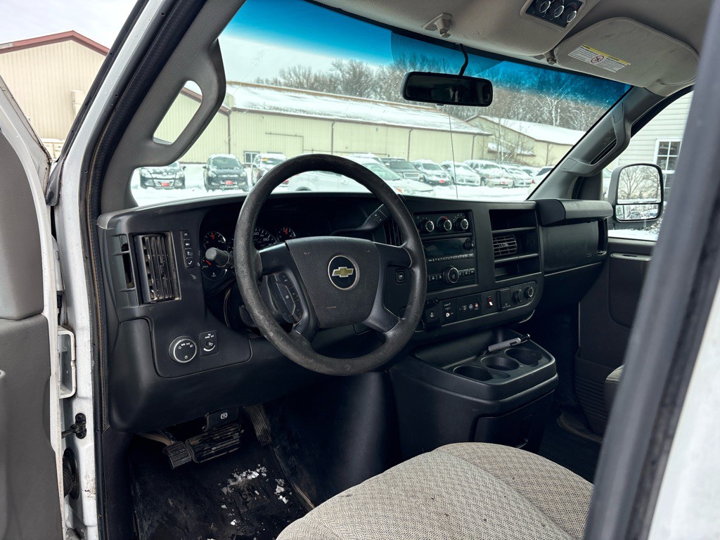 2016 Chevrolet Express Image 13