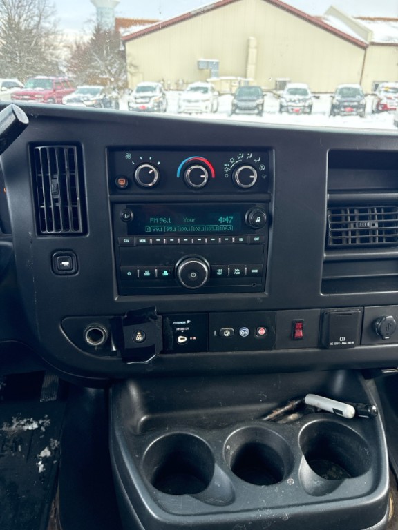 2016 Chevrolet Express Image 15