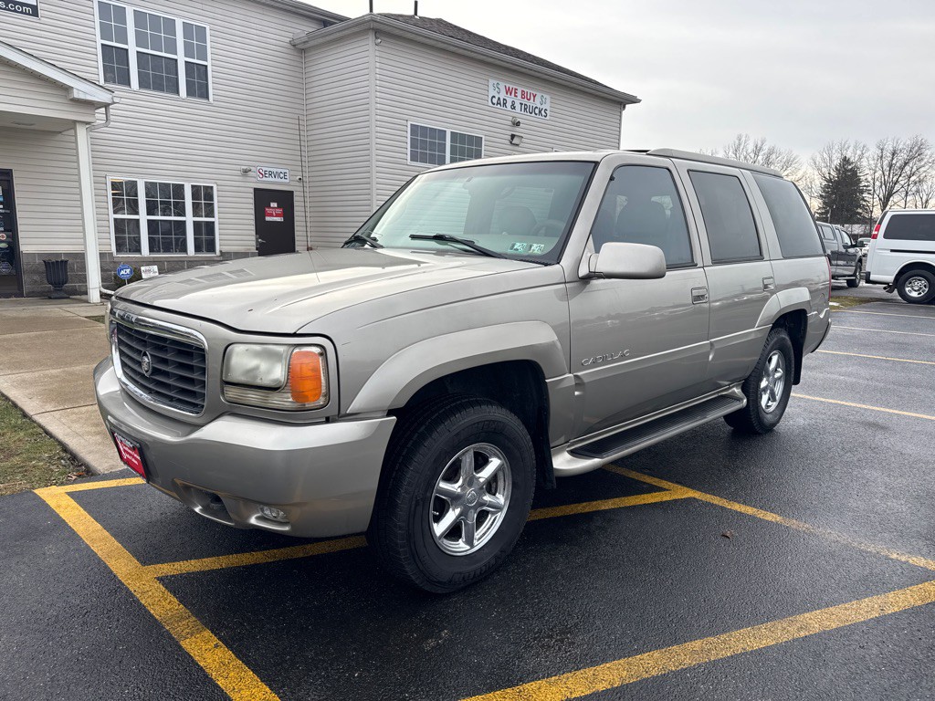 2000 Cadillac Escalade Image 2