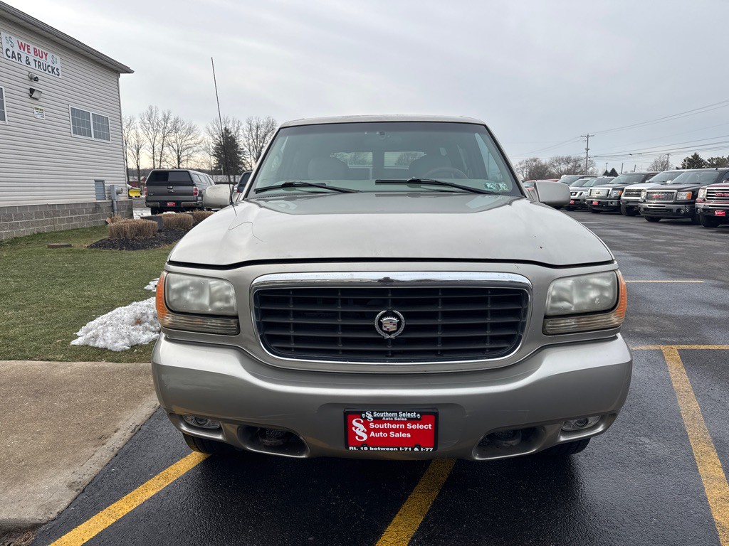 2000 Cadillac Escalade Image 3