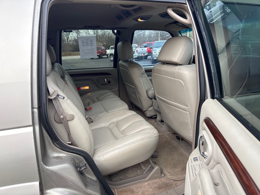 2000 Cadillac Escalade Image 14