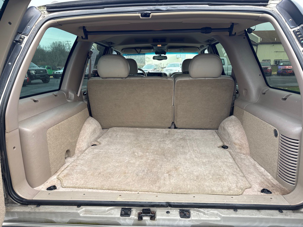 2000 Cadillac Escalade Image 15