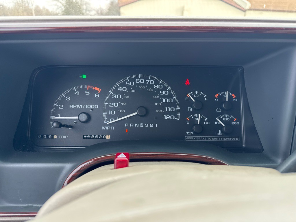 2000 Cadillac Escalade Image 18