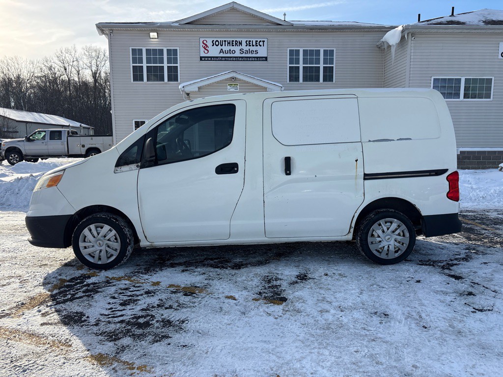 2016 Chevrolet Express Image 1