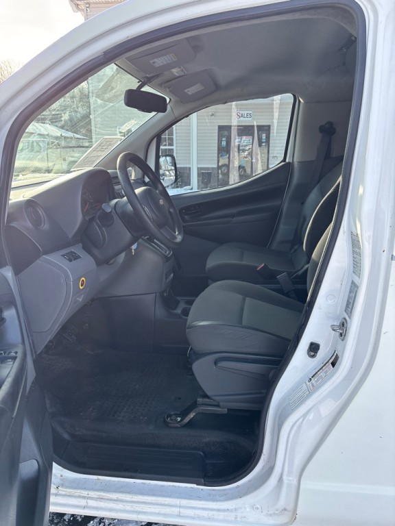 2016 Chevrolet Express Image 9