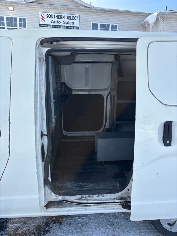 2016 Chevrolet Express Image 10