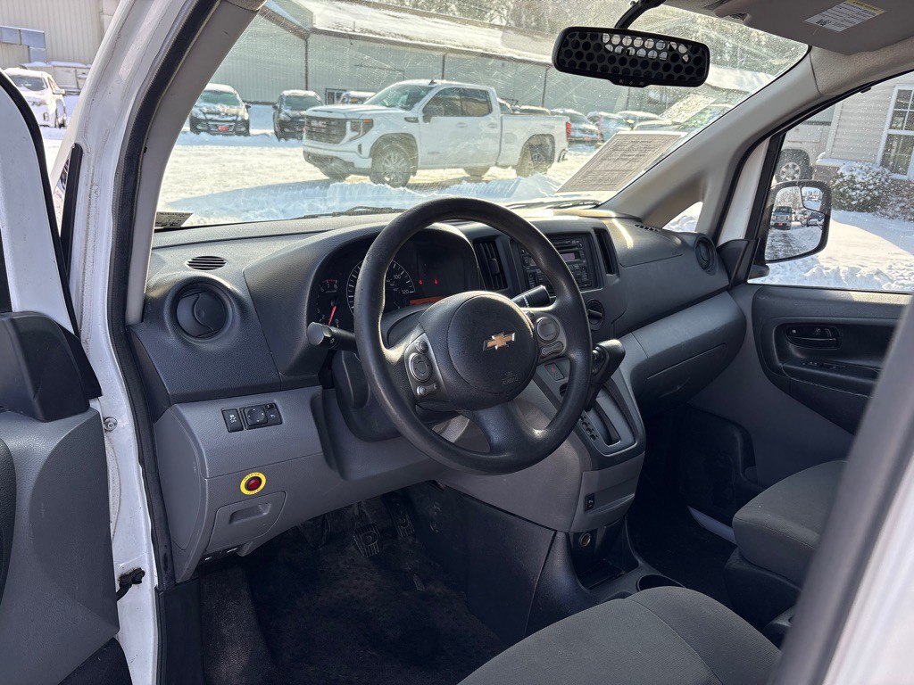 2016 Chevrolet Express Image 16