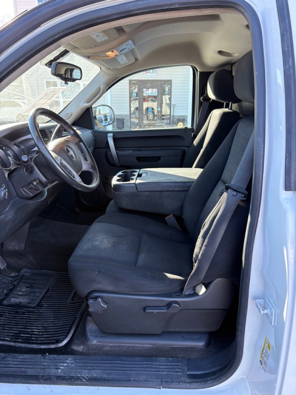 2011 GMC Sierra Image 9