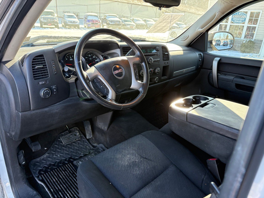 2011 GMC Sierra Image 11